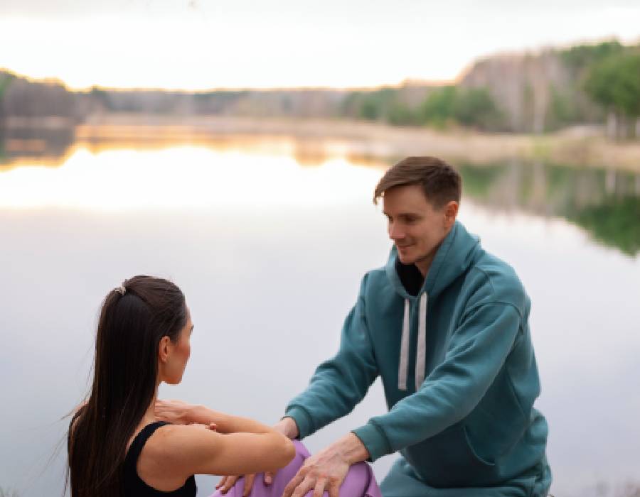Descubre cómo las prácticas espirituales personalizadas pueden transformar tu vida. Aprende técnicas de mindfulness, meditación y rituales diarios para reducir el estrés y encontrar paz interior.